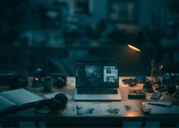Creative workspace with multiple projects and one project selected for focus